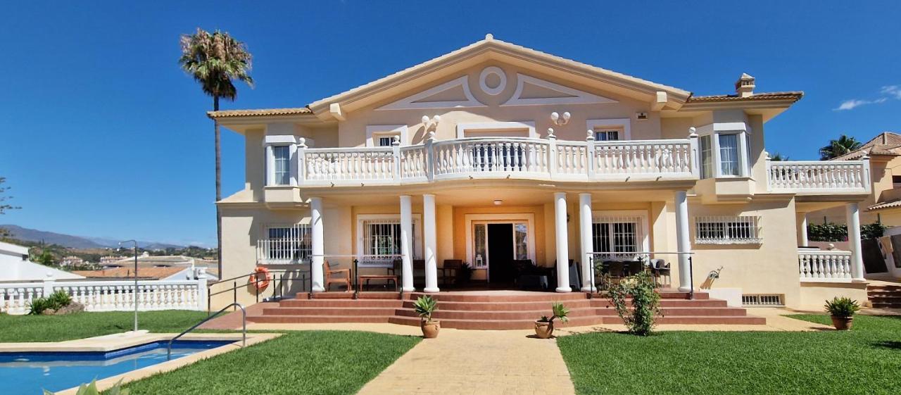 Golden Villa Costa Del Sol - Big Private Pool - Bbq - Good Location 푸엔히롤라 외부 사진